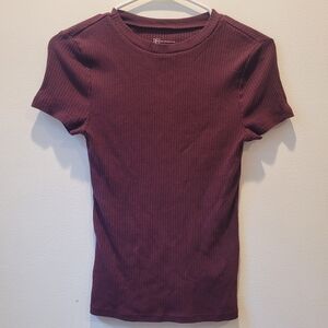 No Boundaries Ribbed Short Sleeve Top - Maroon